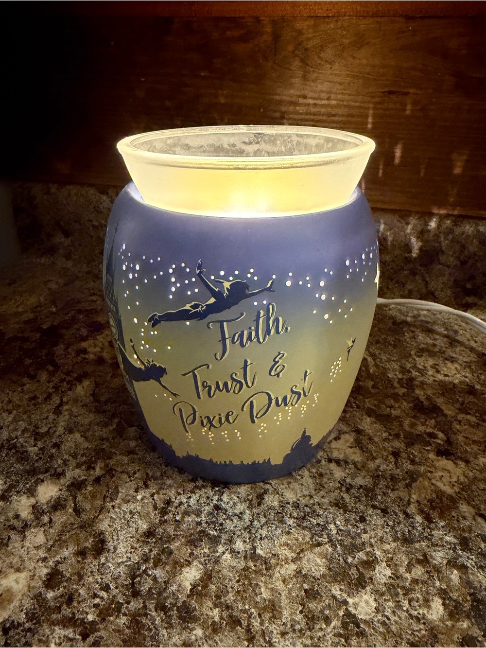 Scentsy Blue and Cream Pixie Dust Glass Wax Warmer
